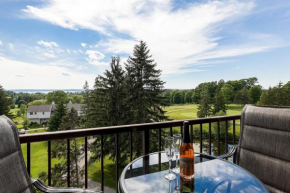 Beautiful Lake View Golf Course Condo